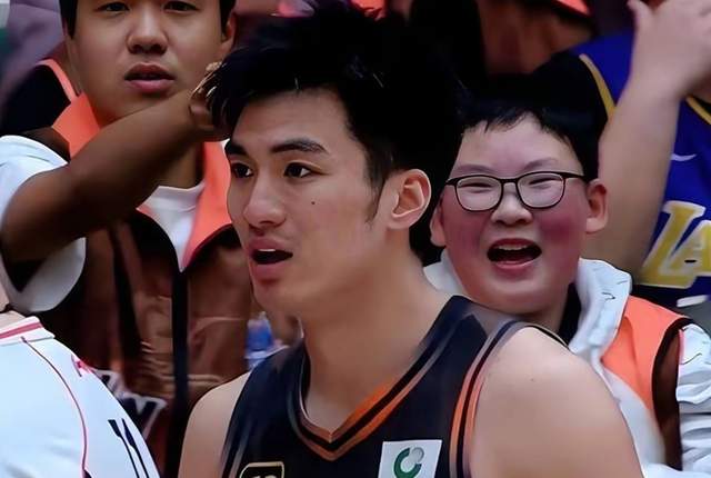 美职篮总决赛4比1淘汰马刺！纽约尼克斯时隔53年再次夺冠！